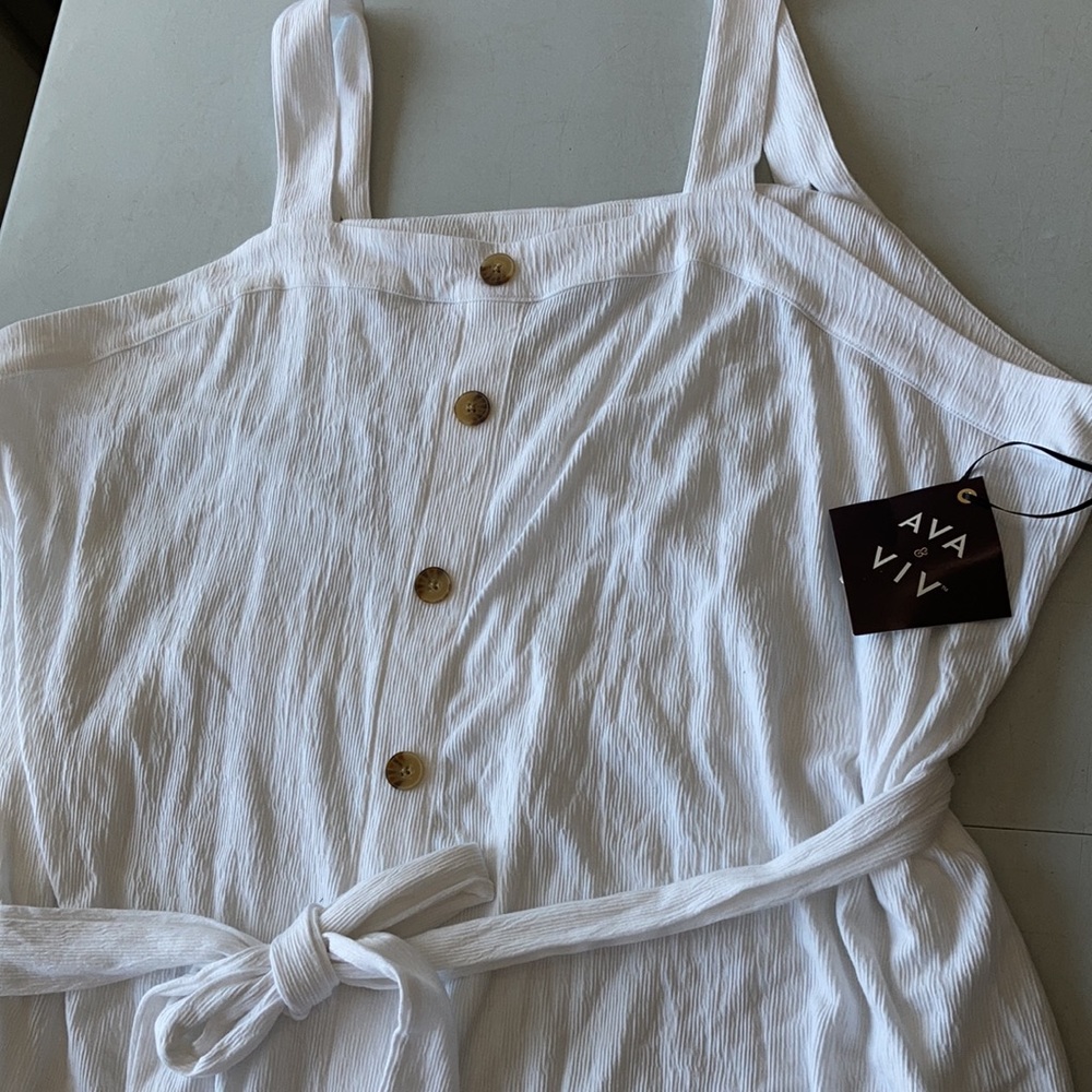 NWT Ava & Viv Women’s White Crinkle Button Front Dress - Picture 2 of 3